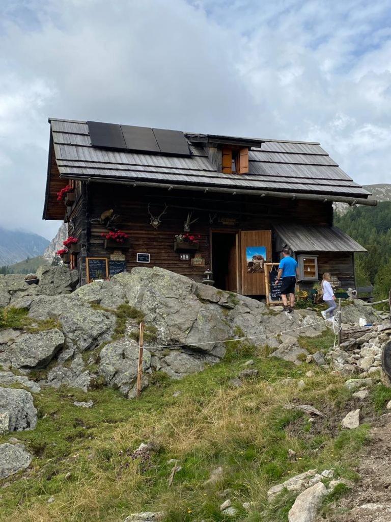 Nocky Mountains Lodge And Apartment Radenthein Eksteriør billede
